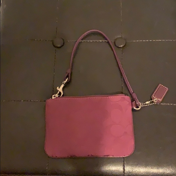 Small Coach Wristlet cranberry - Picture 2 of 2